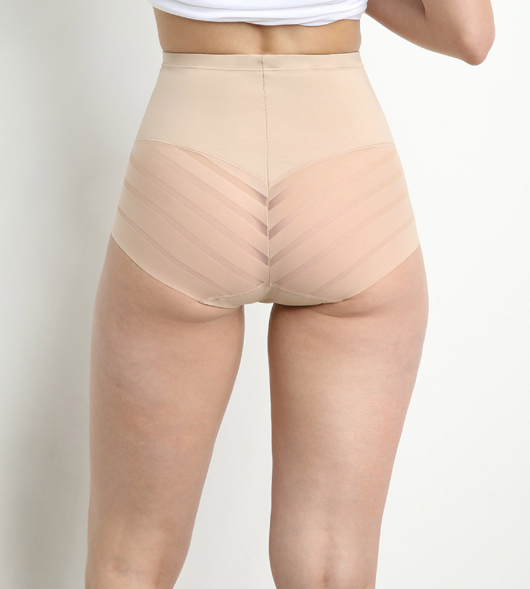 DIM Nude High-Waist Flat Tummy Briefs – Dim Silhouette Elegance