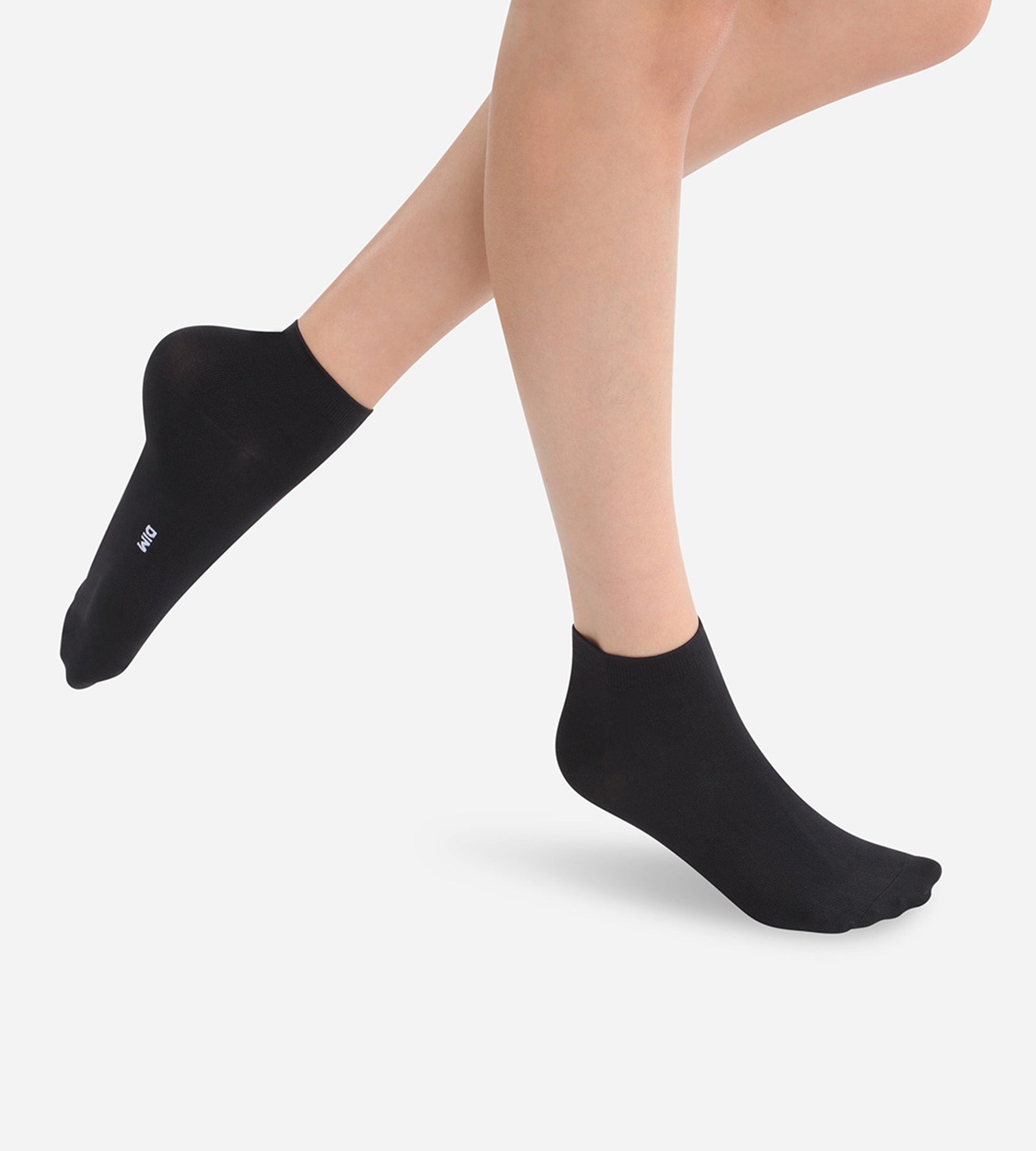 DIM Pack of 2 pairs of women’s second skin ankle socks in black