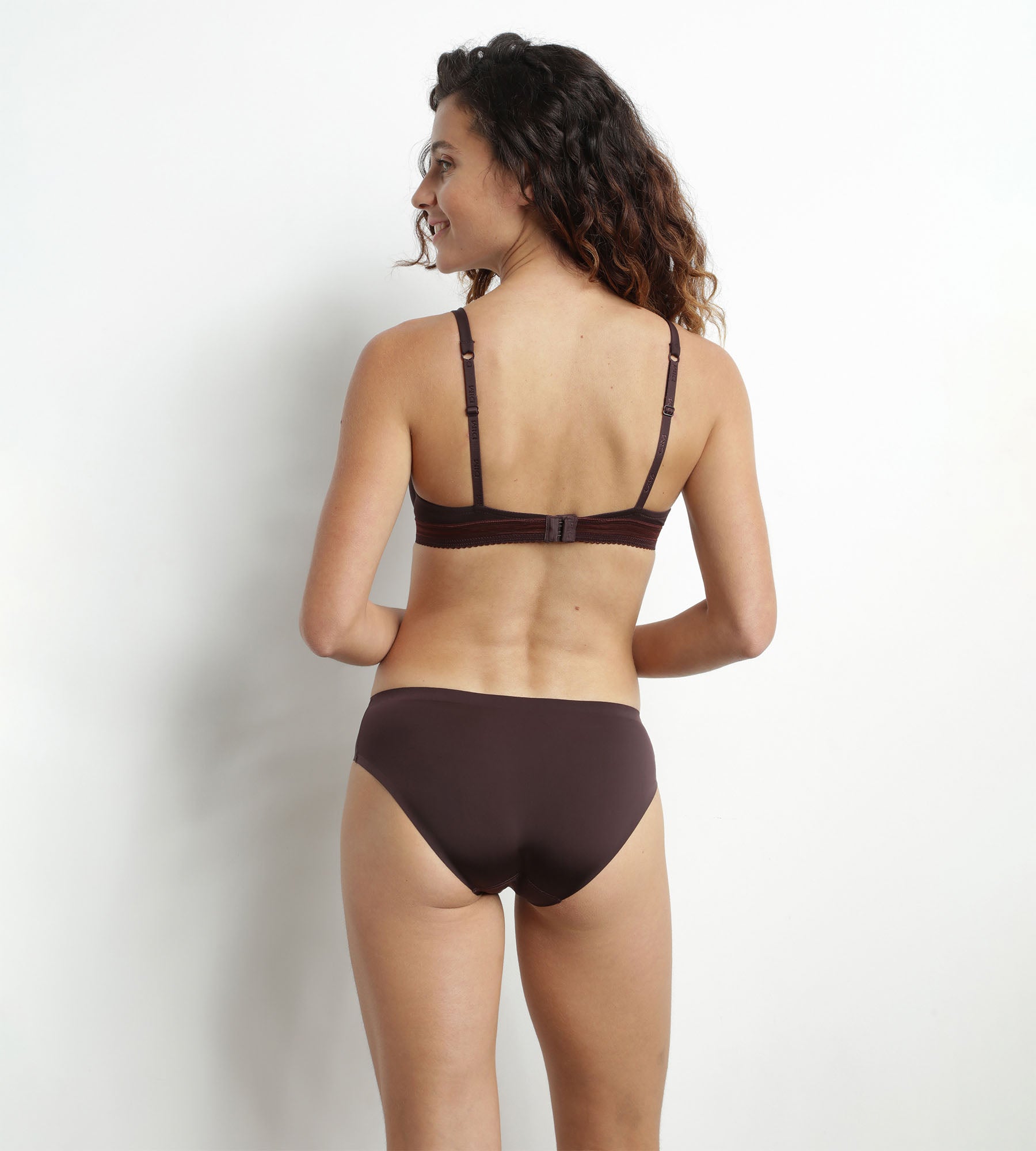 DIM Dim InvisiFit precious brown padded balconette bra