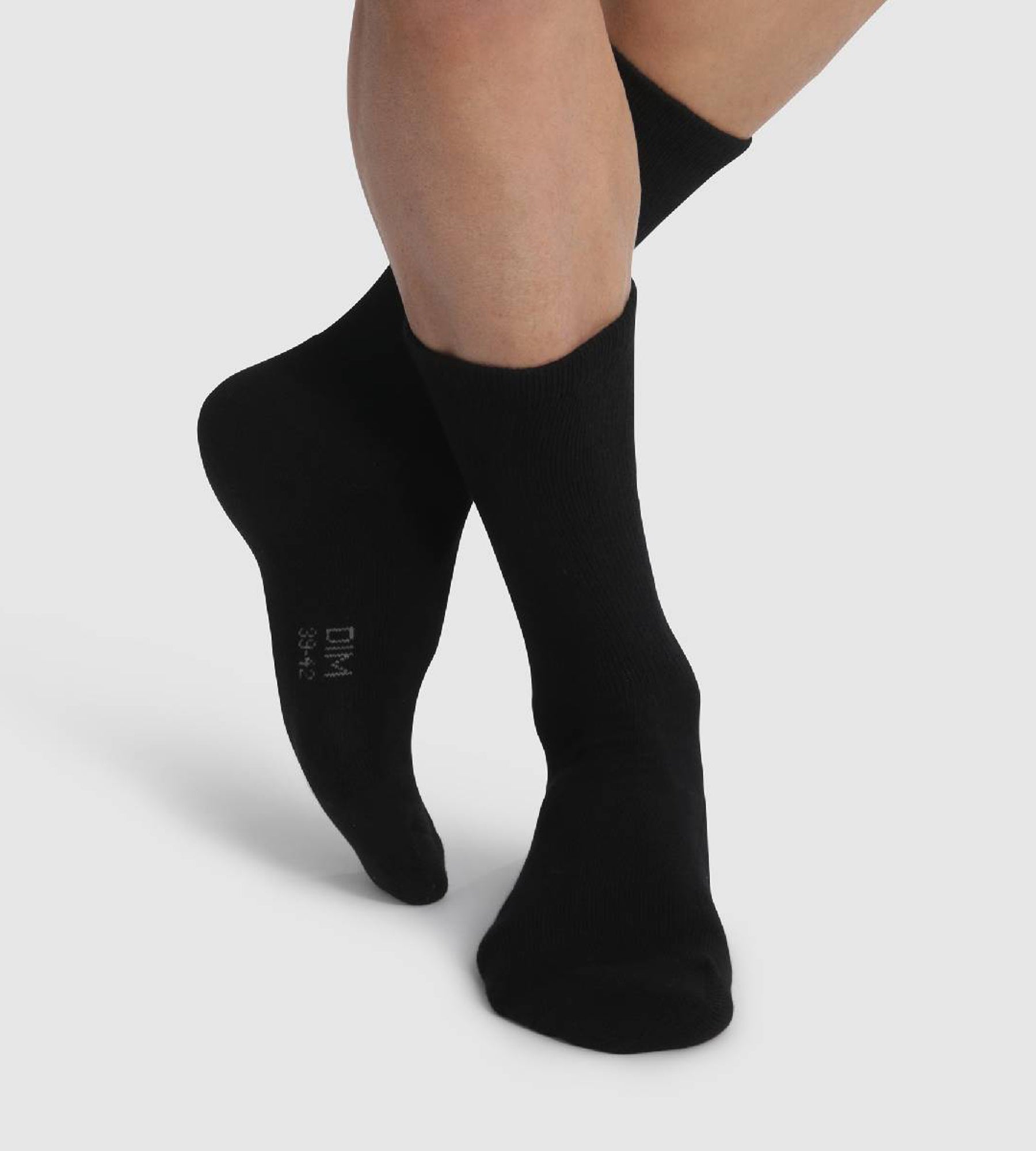 DIM Men's special Outdoor pack of 2 socks in Black