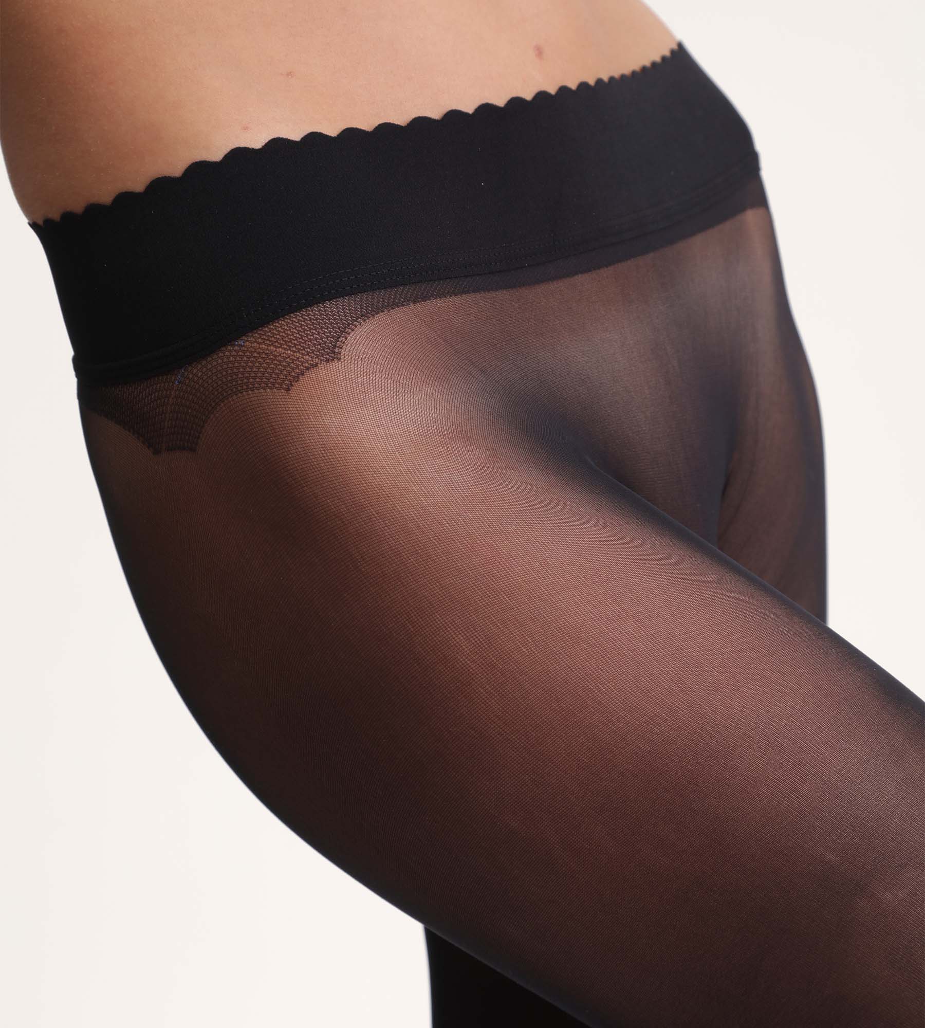 DIM Body Touch 30D semi-opaque nude sensation tights