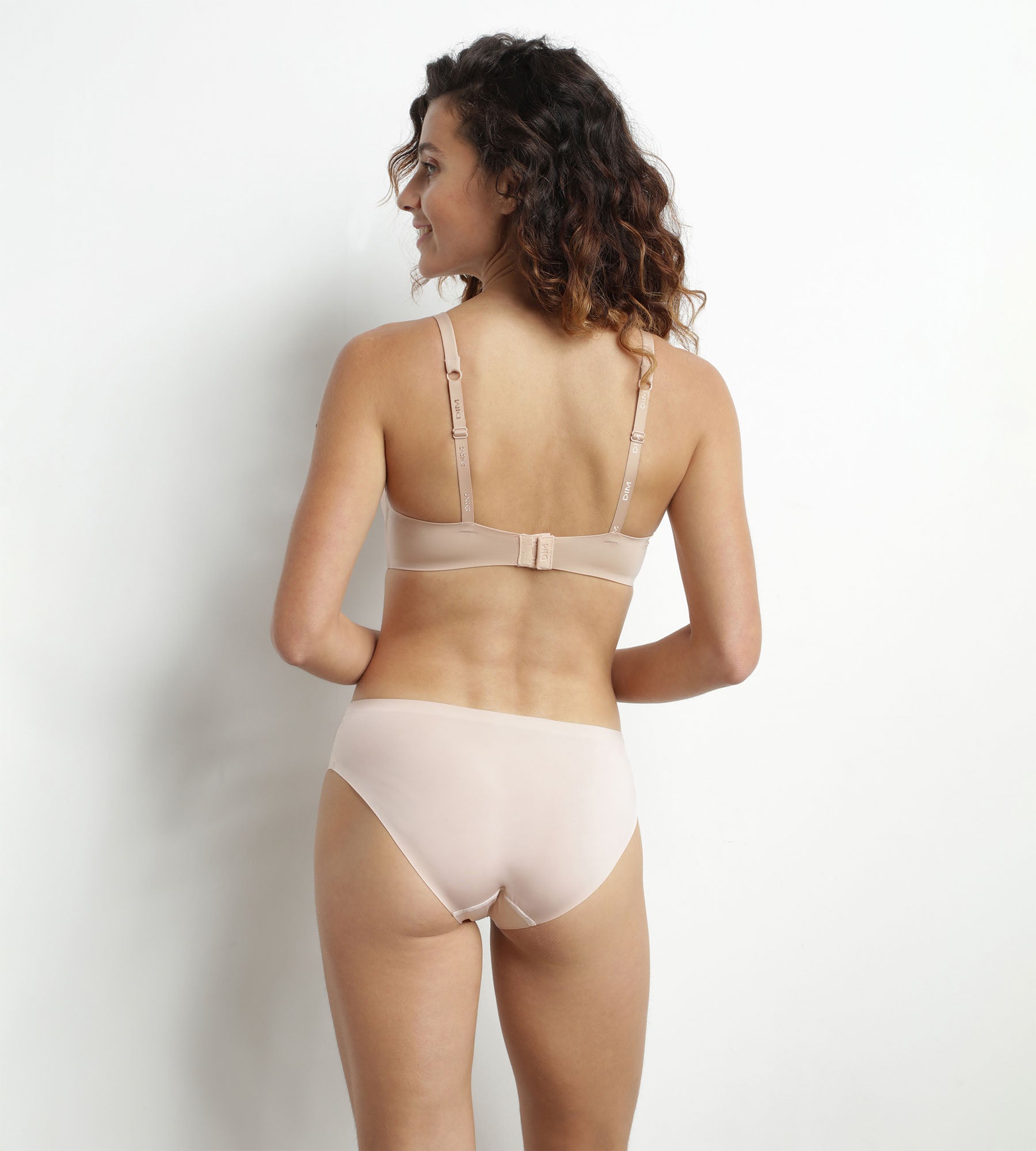 DIM InvisiFree nude wireless padded triangle bra