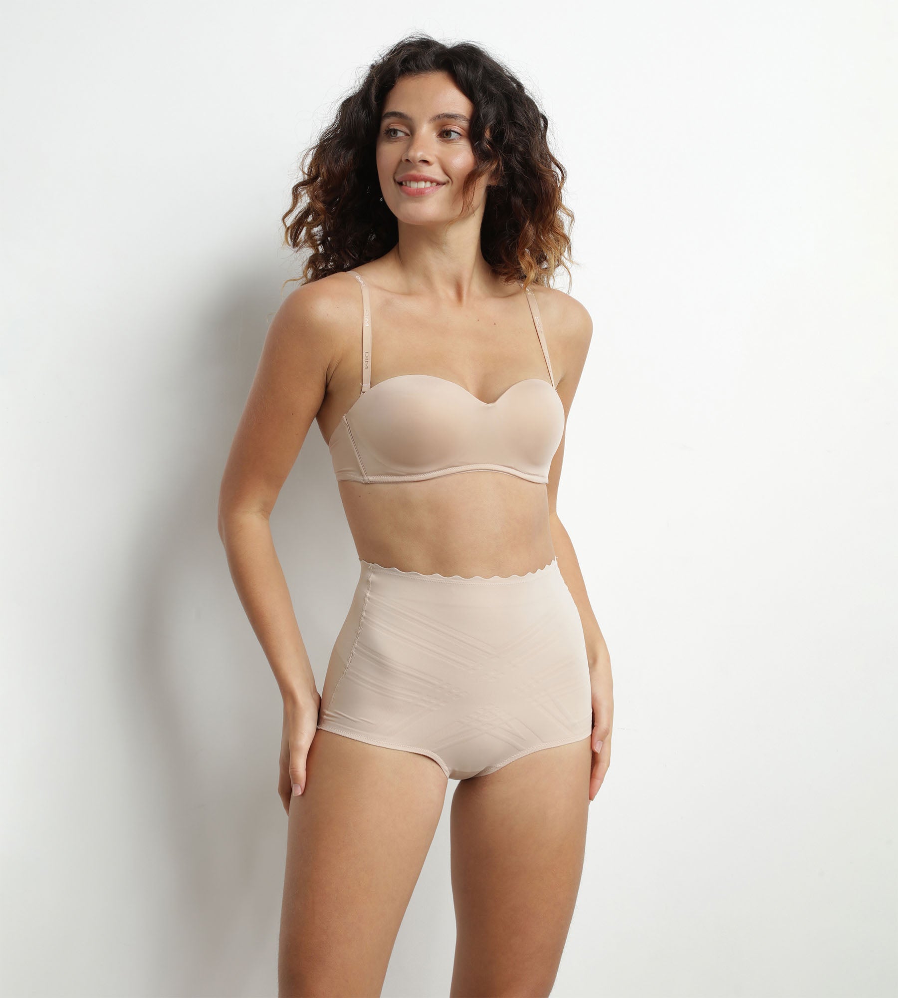 DIM Dim InvisiFree nude wireless strapless bra