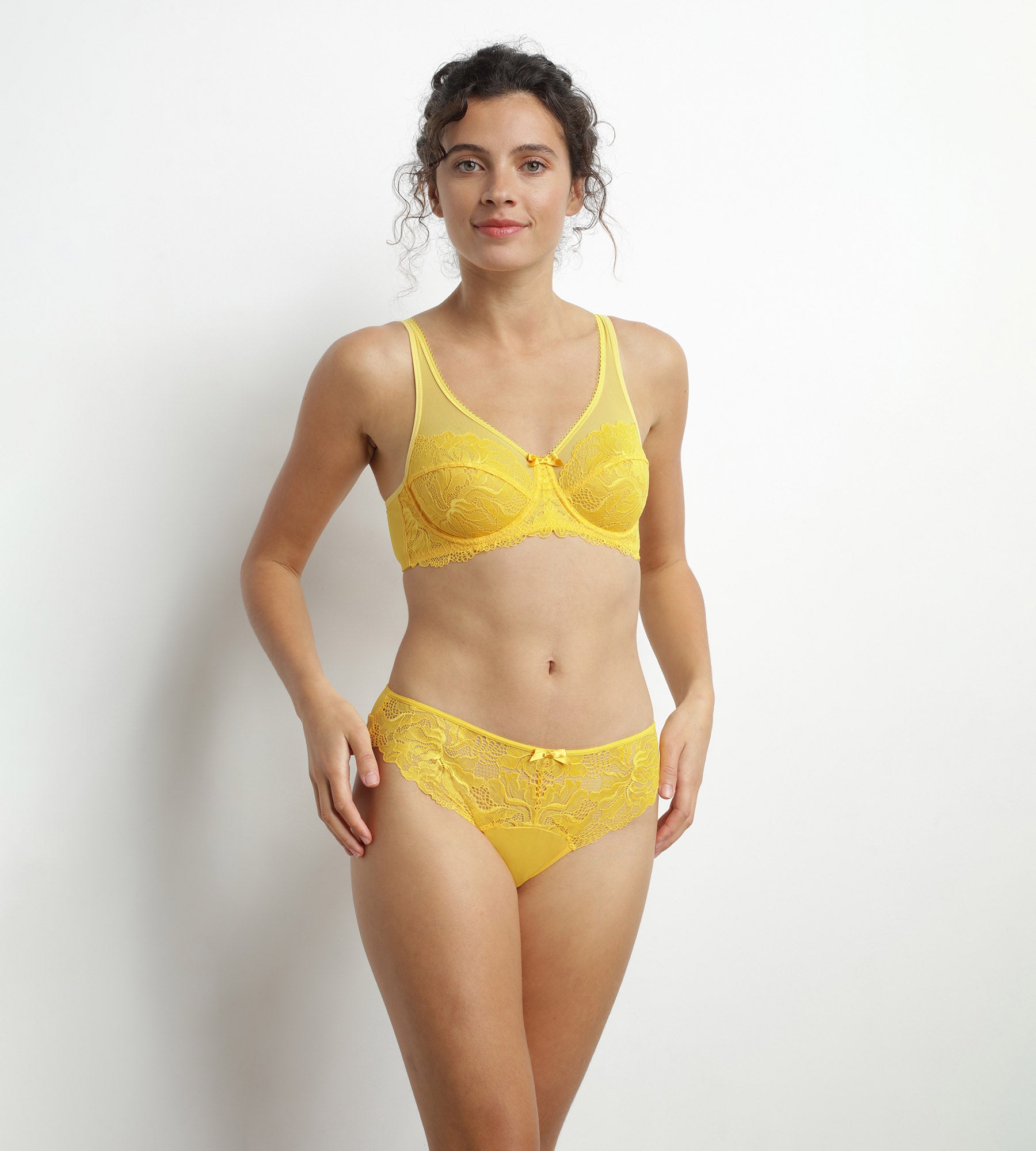 DIM Yellow lace push-up bra Dim Generous Essentiel