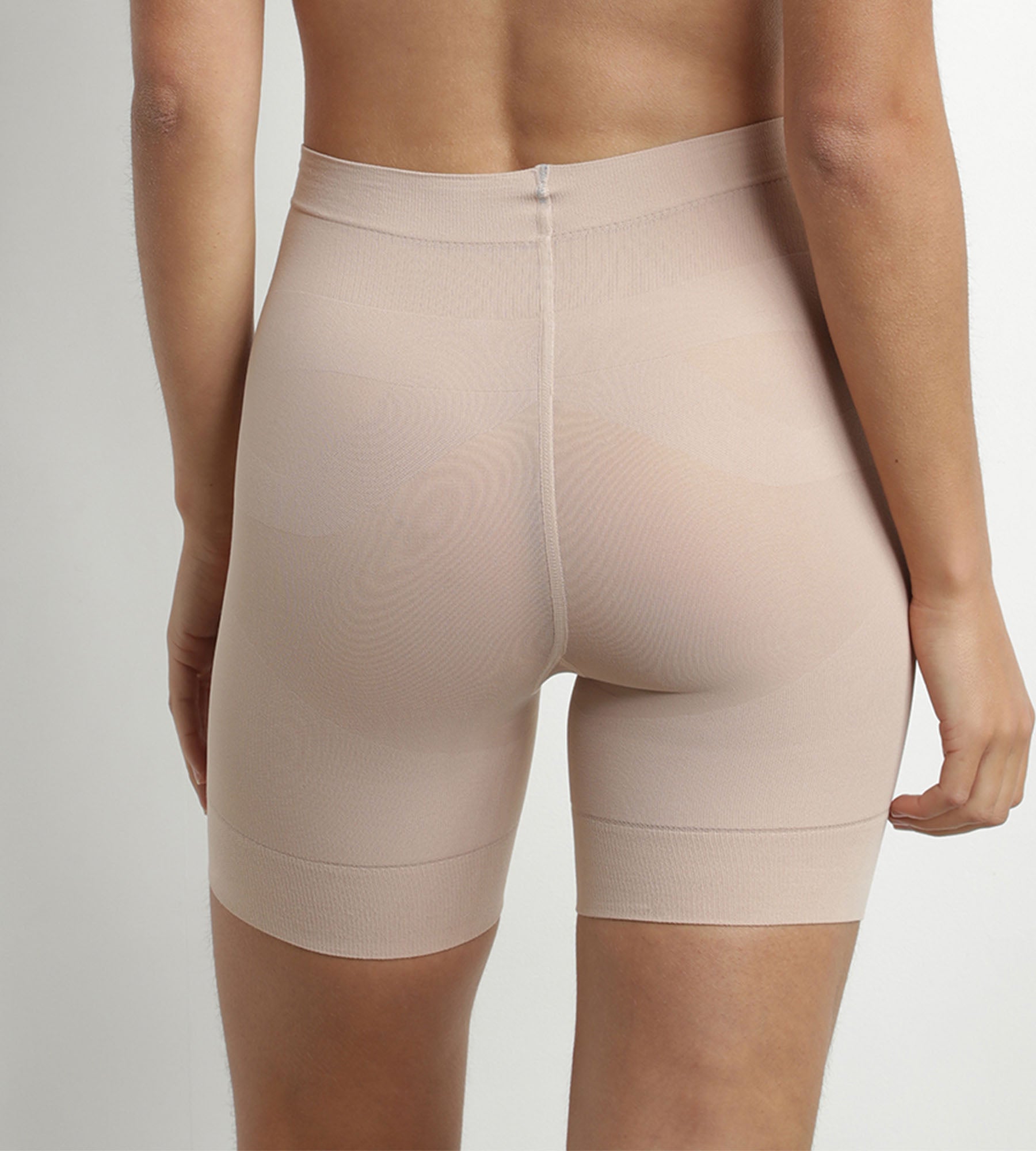 DIM New Skin Women's Action Slimming Long Shorts