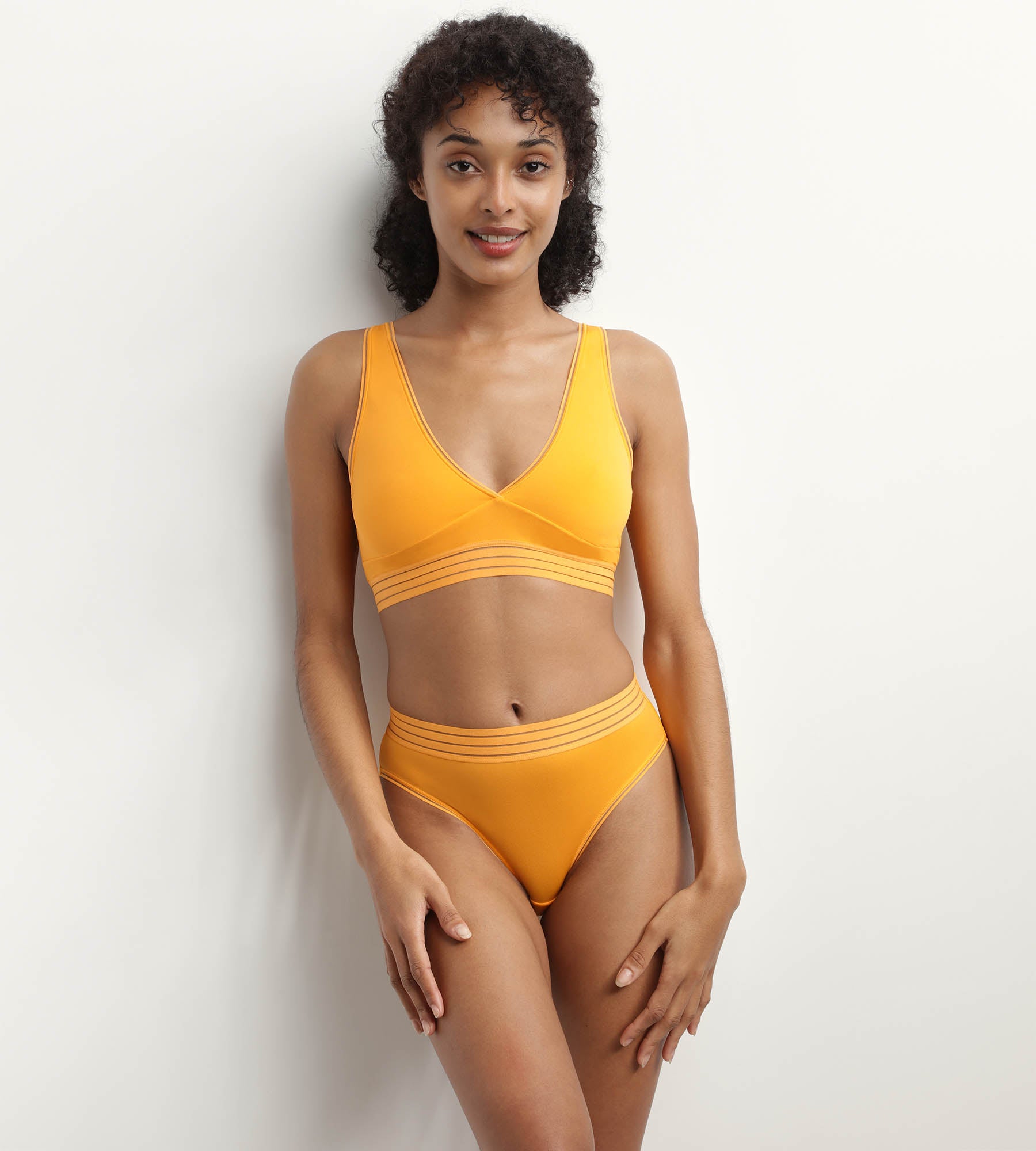 DIM Wireless microfibre triangle bra in yellow Oh My Dim's