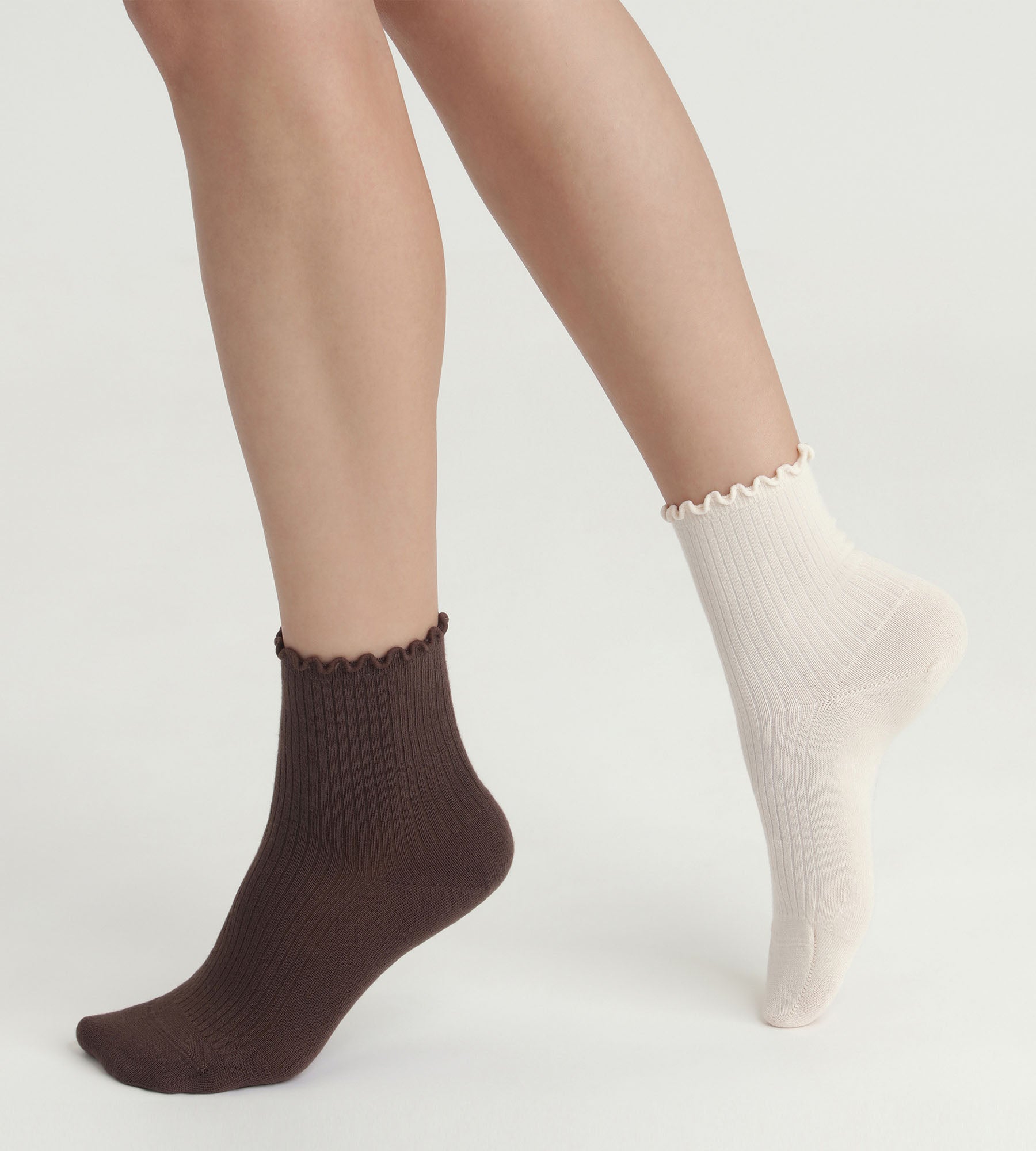 DIM Pack of 2 pairs of beige women's socks with Modal flounce