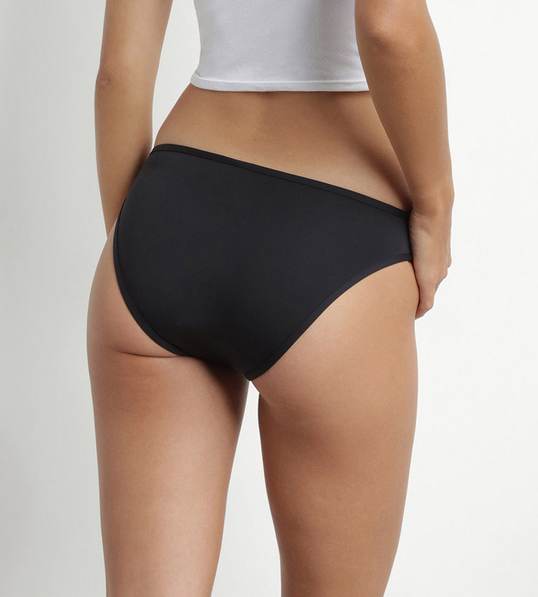 DIM Black period swimwear briefs – Light to medium flow – Dim Protect