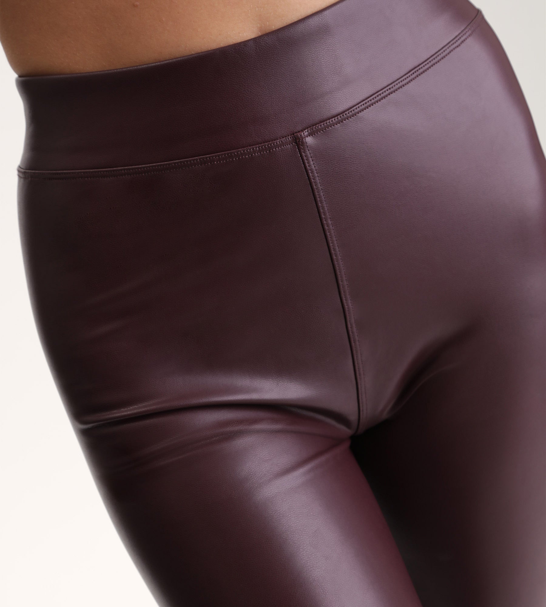 DIM Women's leather-effect leggings Bordeaux Relax & Go