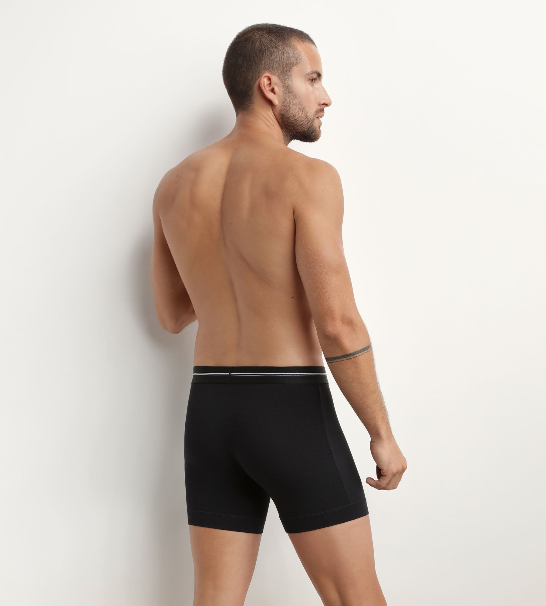 DIM Men's microfibre boxers with flat seams in Black Dim Icons Essentiel
