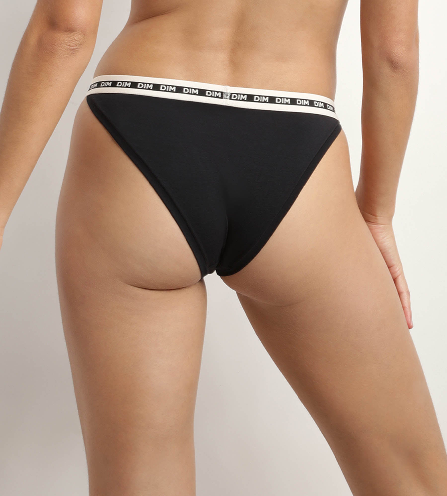 DIM Modal cotton tanga in Black and Beige waistband Dim Icon Essentiel