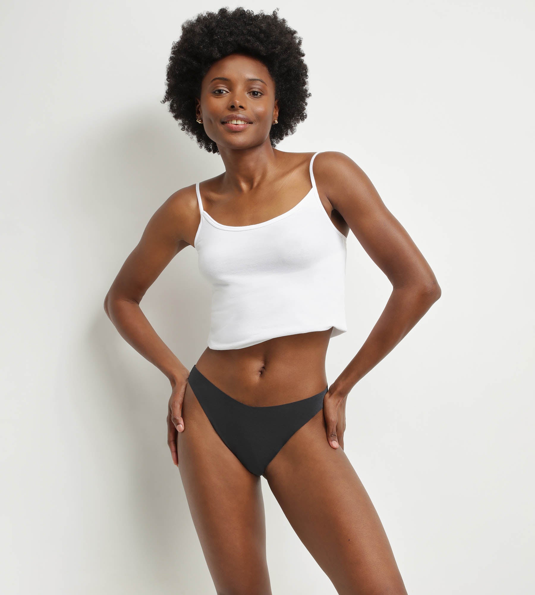 DIM Black Seamless Microfibre G-string Dim No Show Invisible