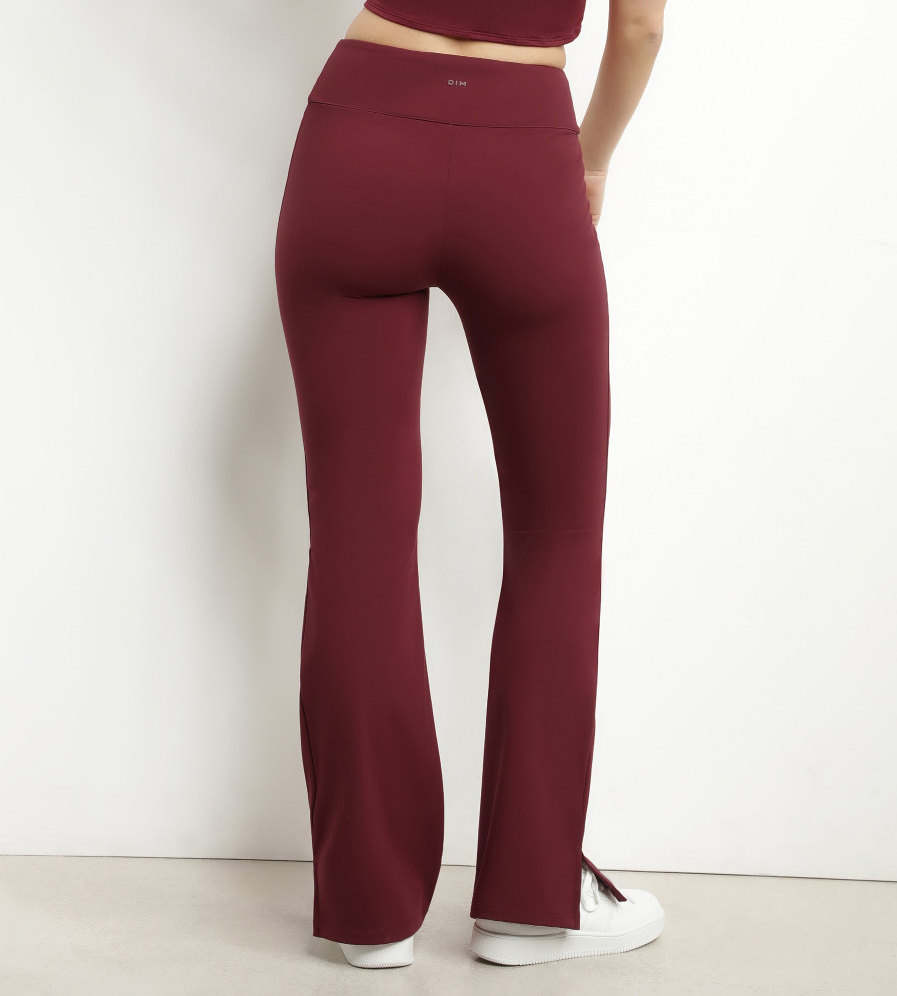 DIM Women's flared sports trousers in soft jersey Bordeaux Dim Move