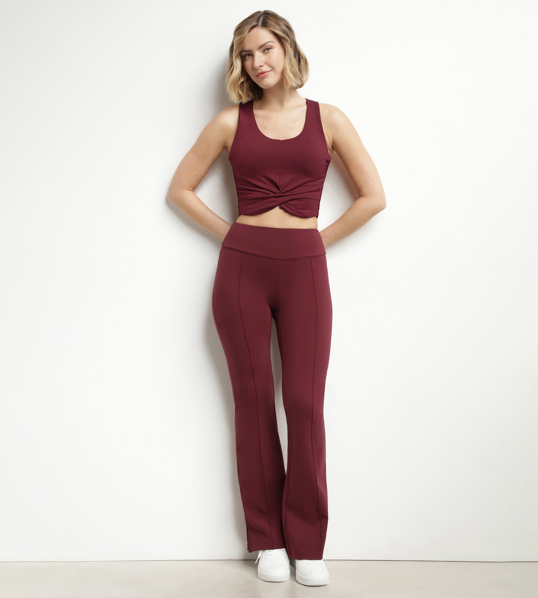 DIM Women's flared sports trousers in soft jersey Bordeaux Dim Move