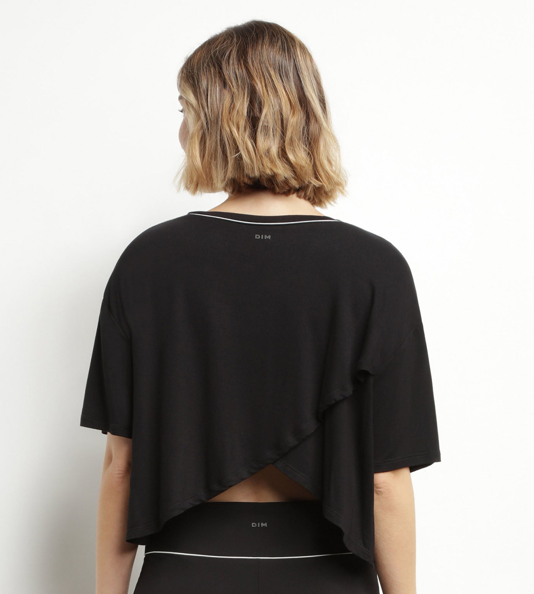 DIM Women's sport t-shirt in black viscose with open back Dim Move