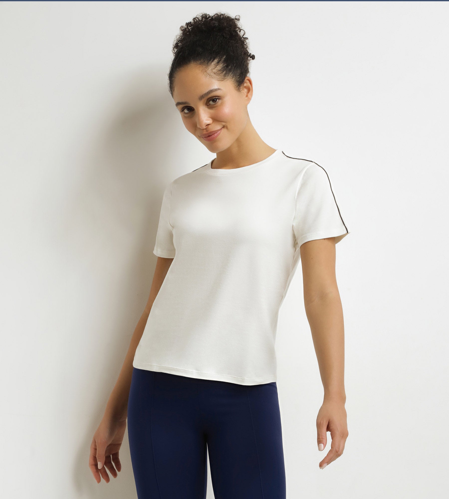 DIM Women's thermoregulating jersey sports T-shirt Ecru Dim Move