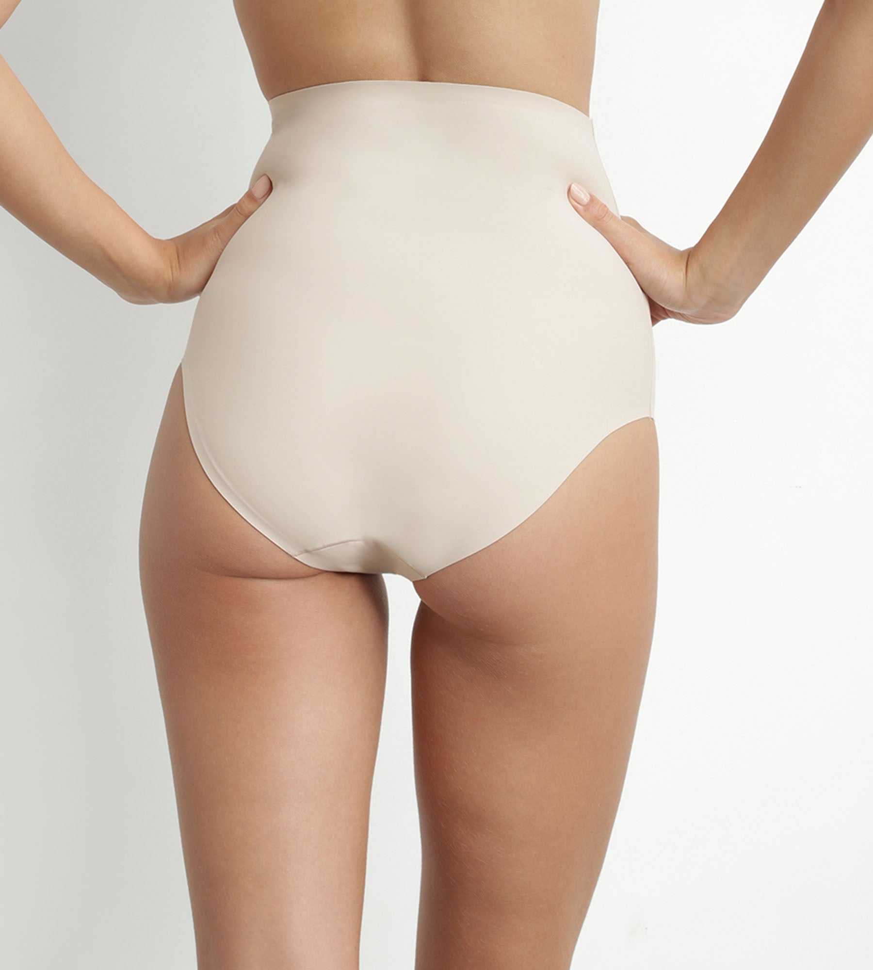 DIM Seamless High-Waist Sculpting Effect Briefs for Women in Nude – Dim Silhouette Invisible