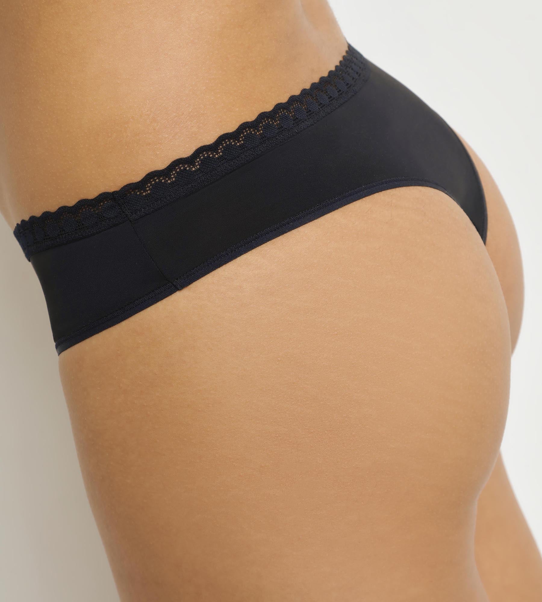 DIM Women's thong with lace Daily Micro Black
