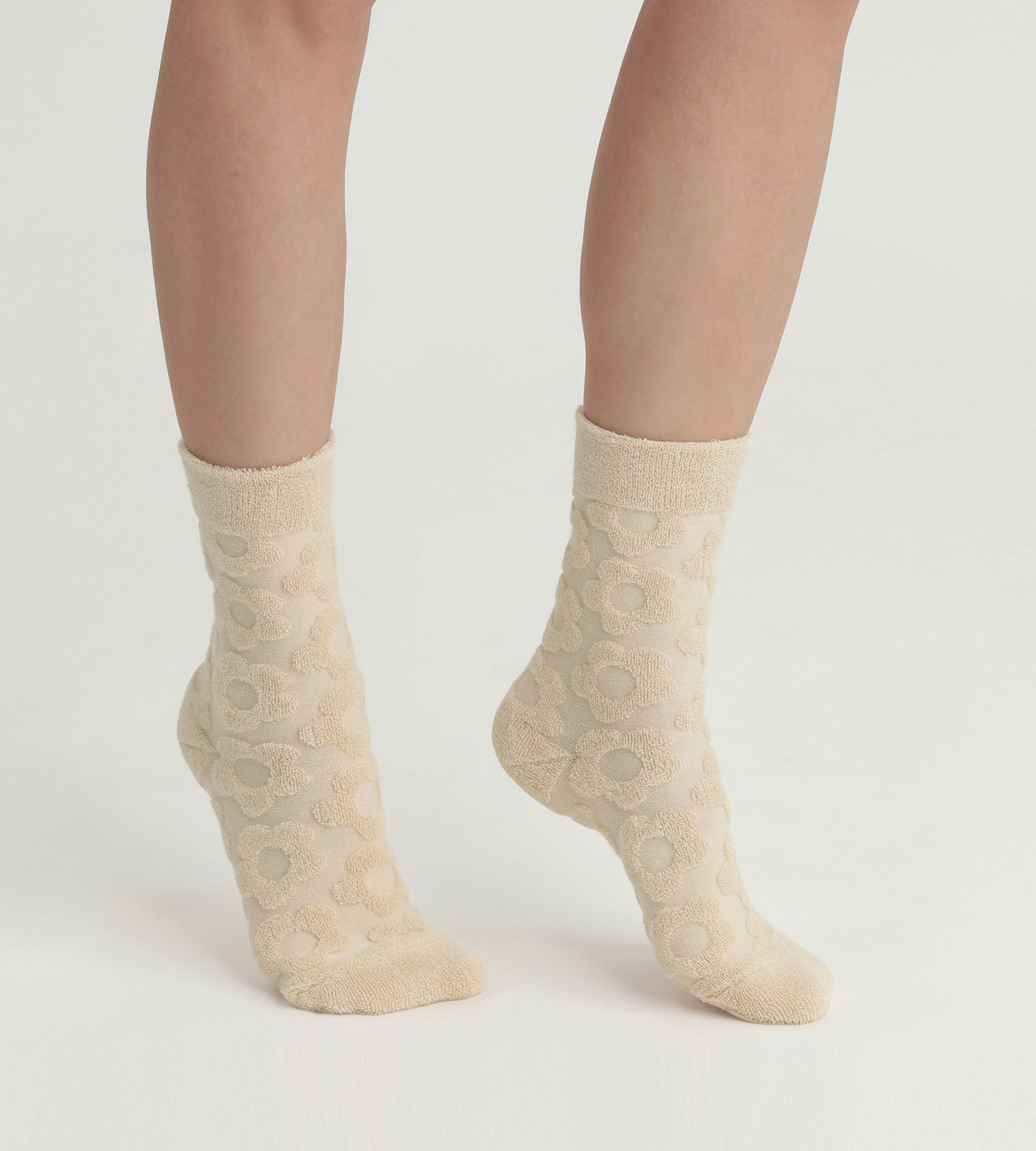 DIM Women's Cream Floral Socks Dim Fashion