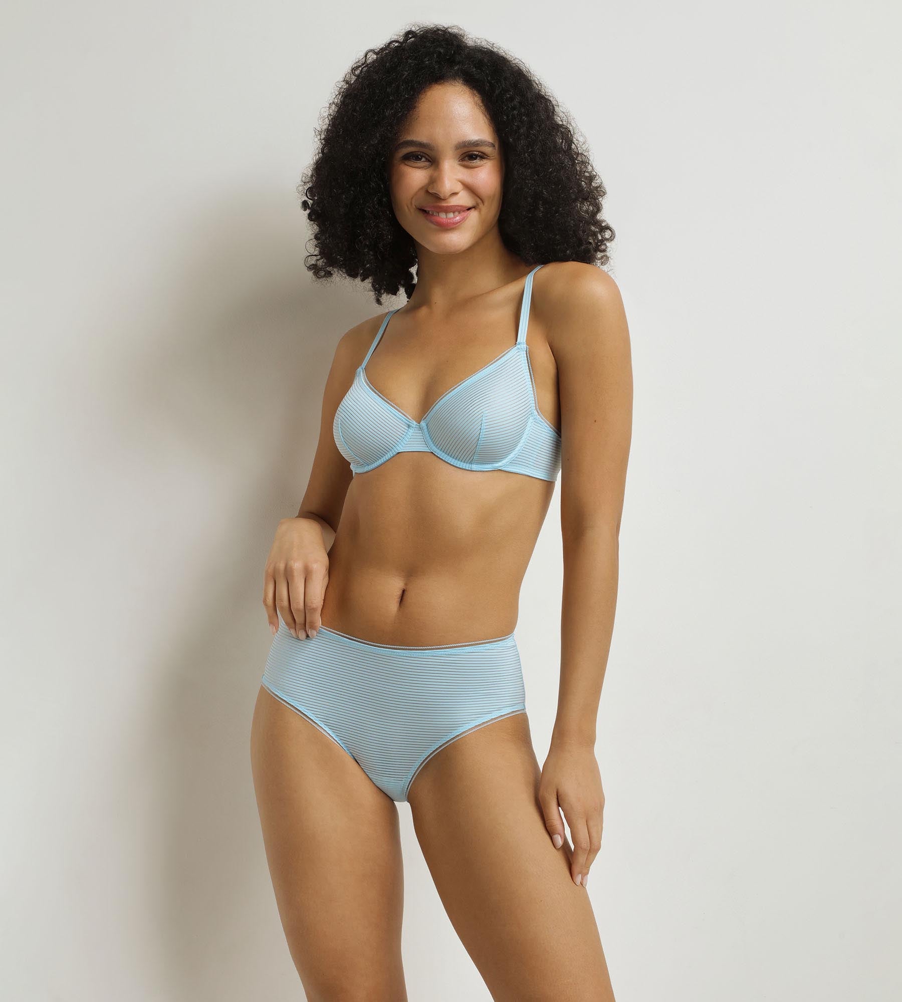 DIM Blue corbeille bra Dim x Ines de La Fressange
