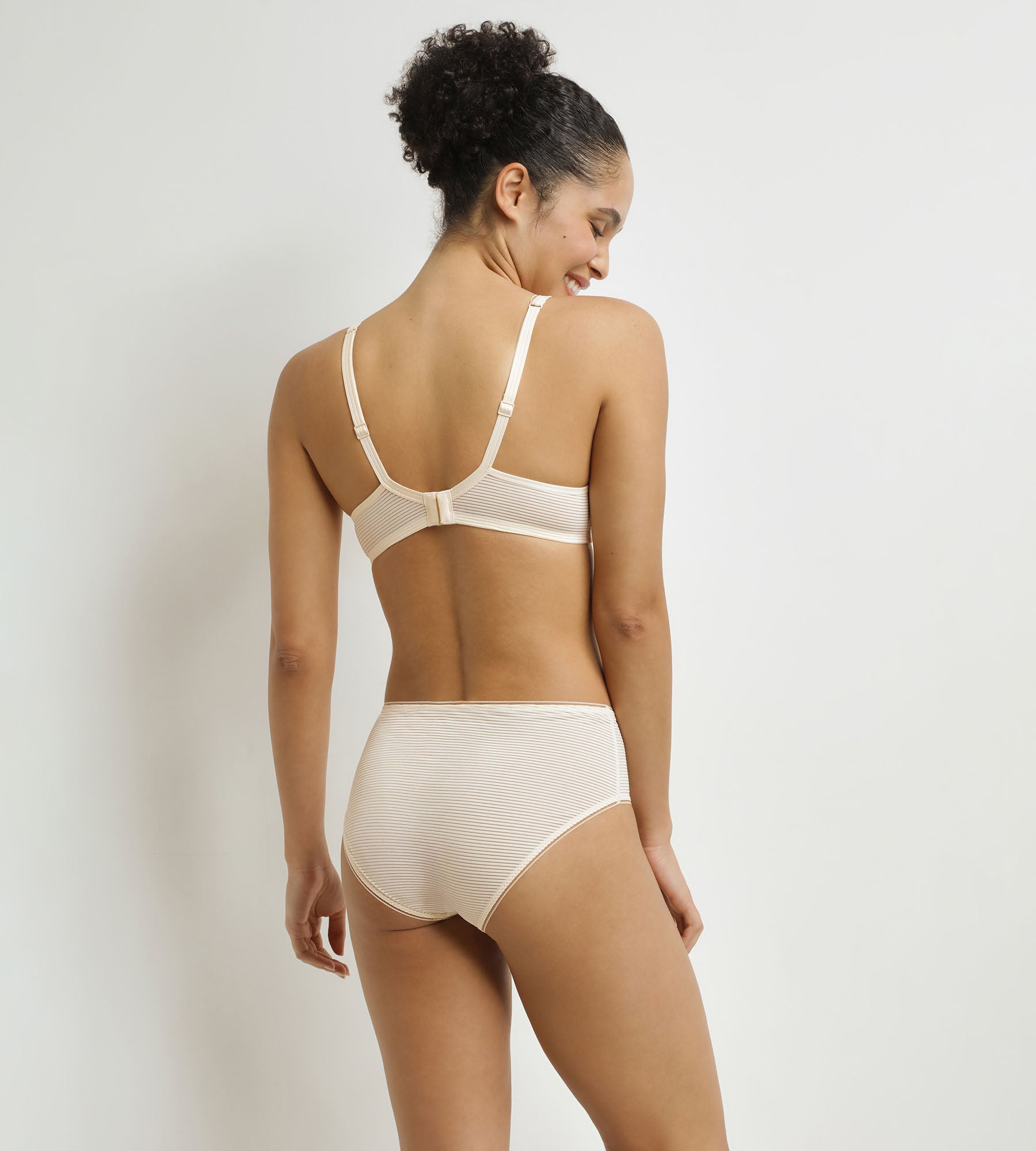 DIM Macadamia push-on bra Dim x Ines de La Fressange