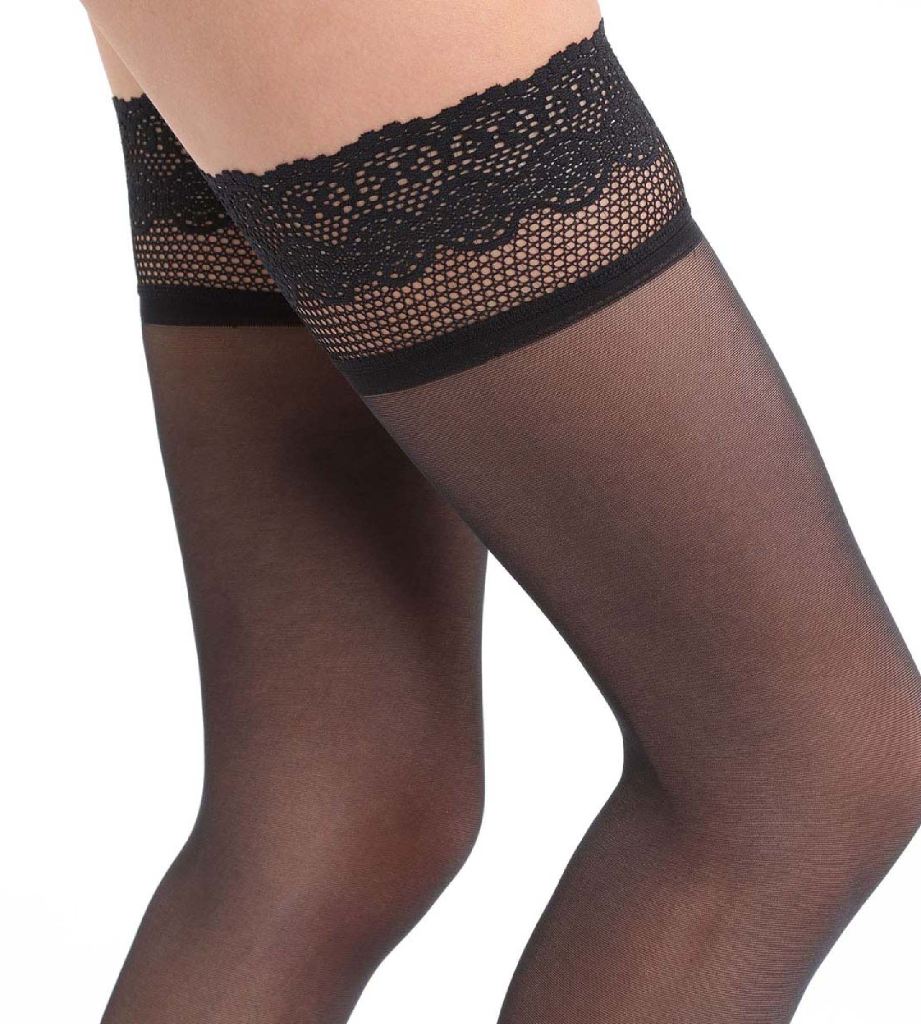 DIM Black DIM Up Nude Sensation Semi-Opaque 25 hold ups