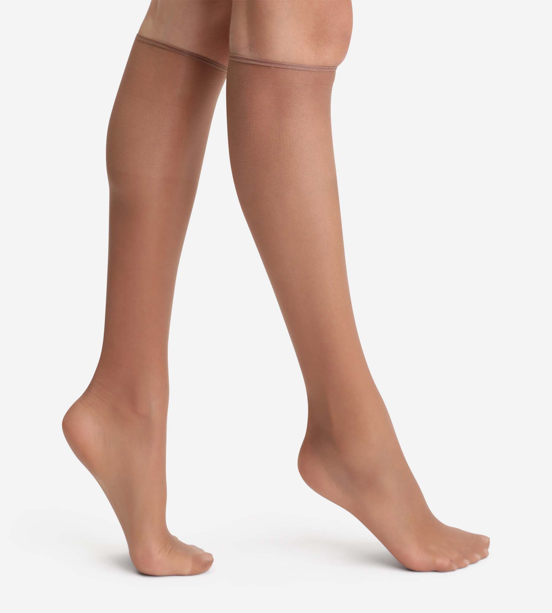 DIM Pack of 2 Sublim Voile Brillant 15 sheer knee highs with a satin sheen in gazelle