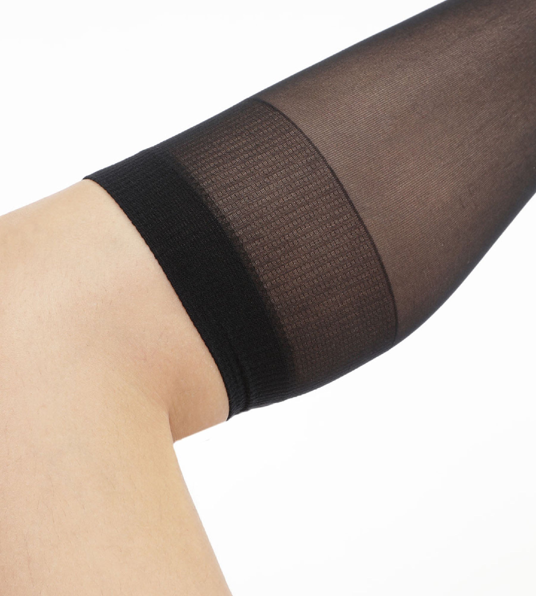 DIM Pack of 4 semi-opaque black EcoDIM knee-highs 28D
