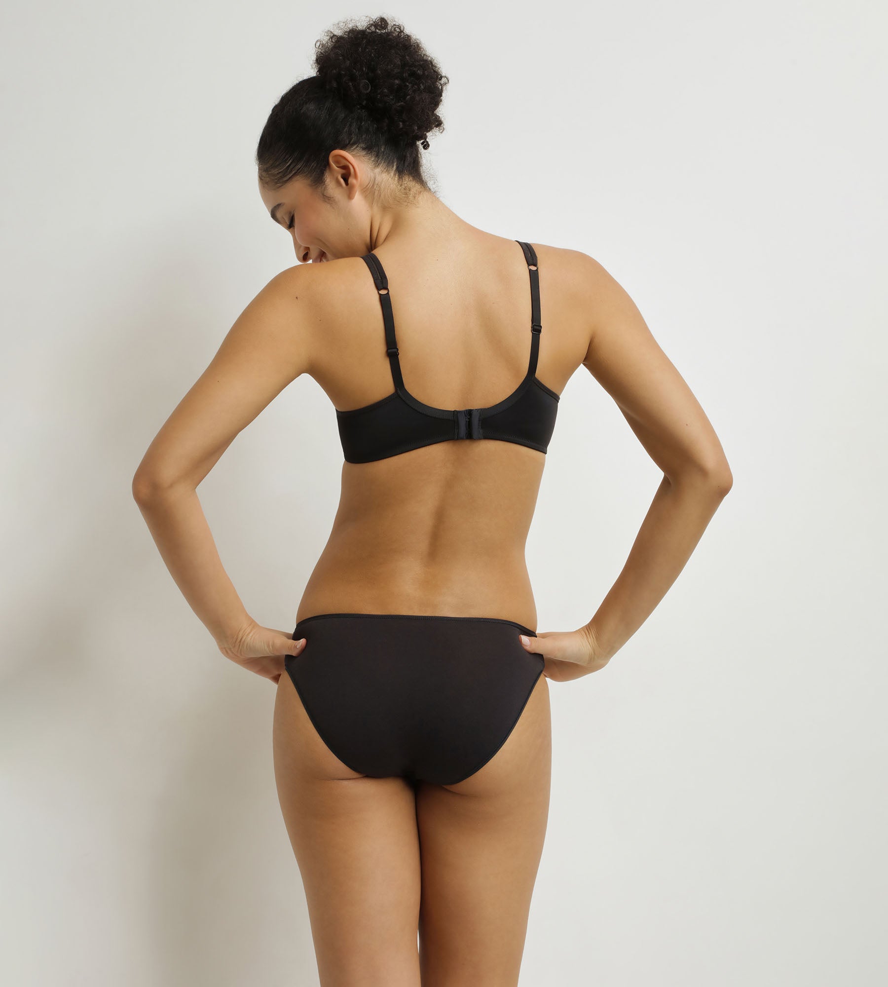 DIM Generous Dim wireless push-up bra black