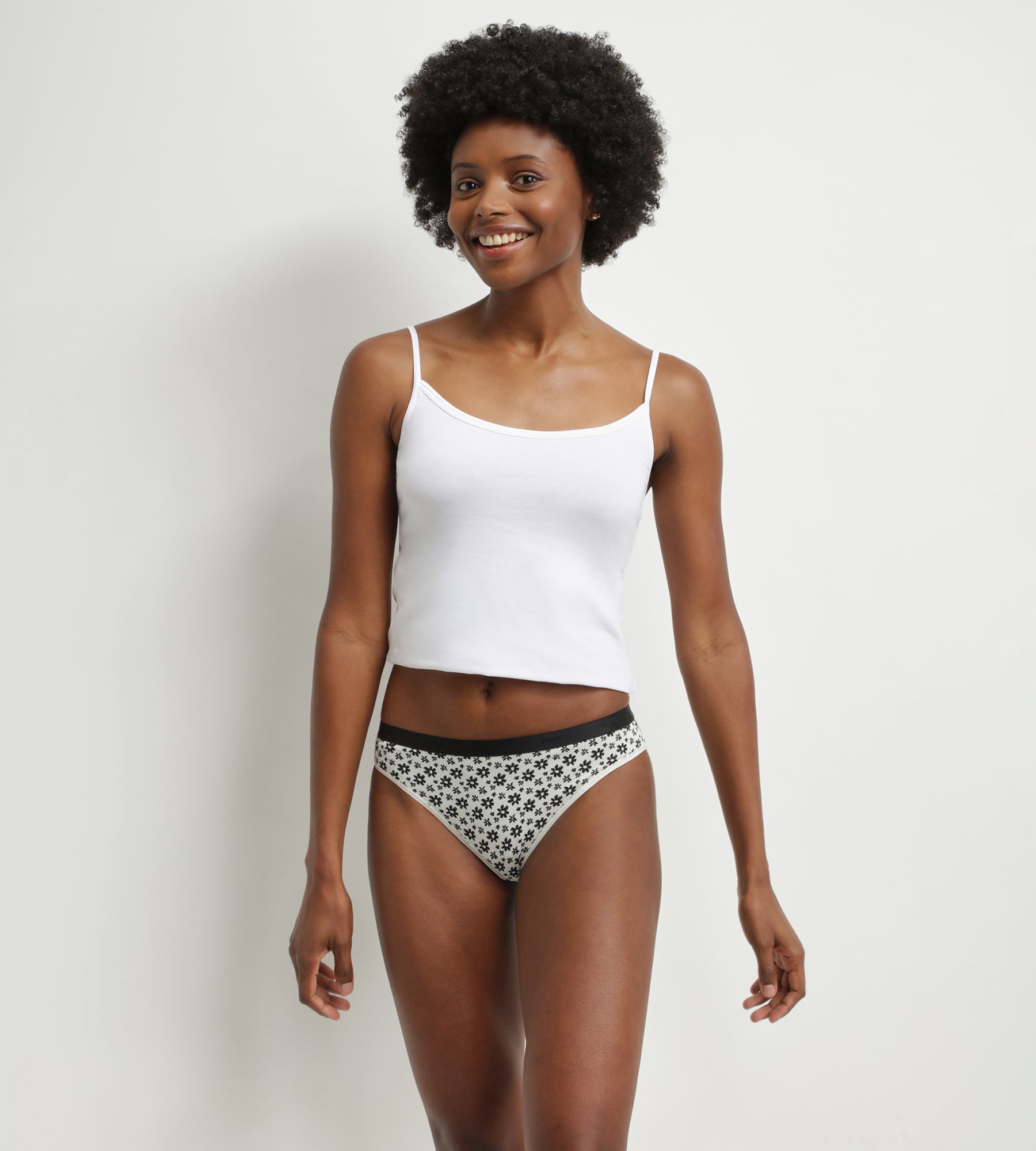 DIM Pack of 3 stretch cotton floral knickers White Black Les Pockets