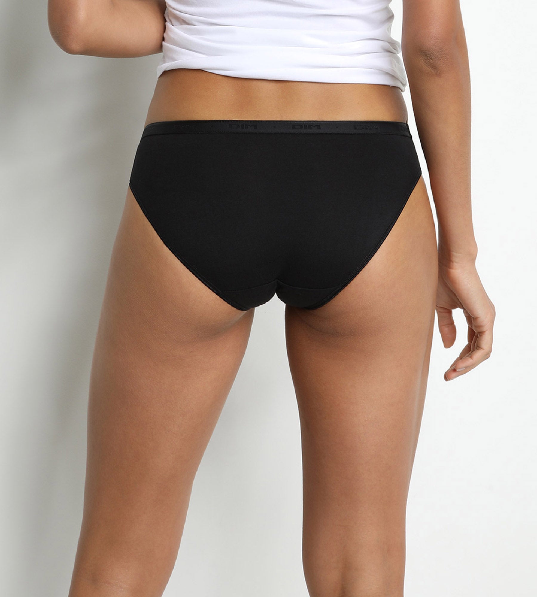 DIM Pack of 2 pairs of organic cotton midi knickers in black and white