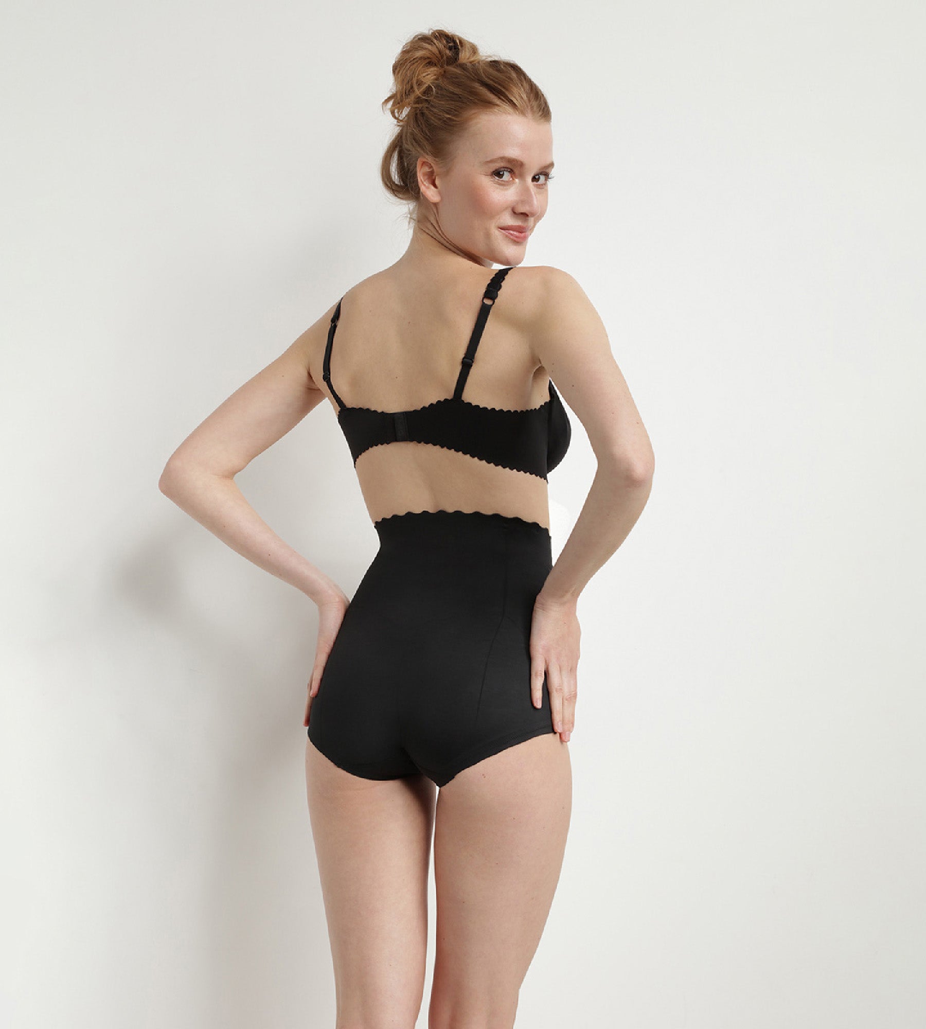 DIM High-Waist Sculpting Effect 3-in-1 Briefs Black – Beauty Lift