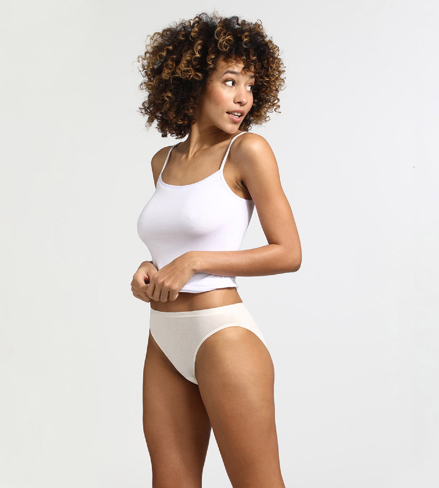 DIM Pack of 3 pairs of Les Pockets Coton knickers in nude/pink/pearl
