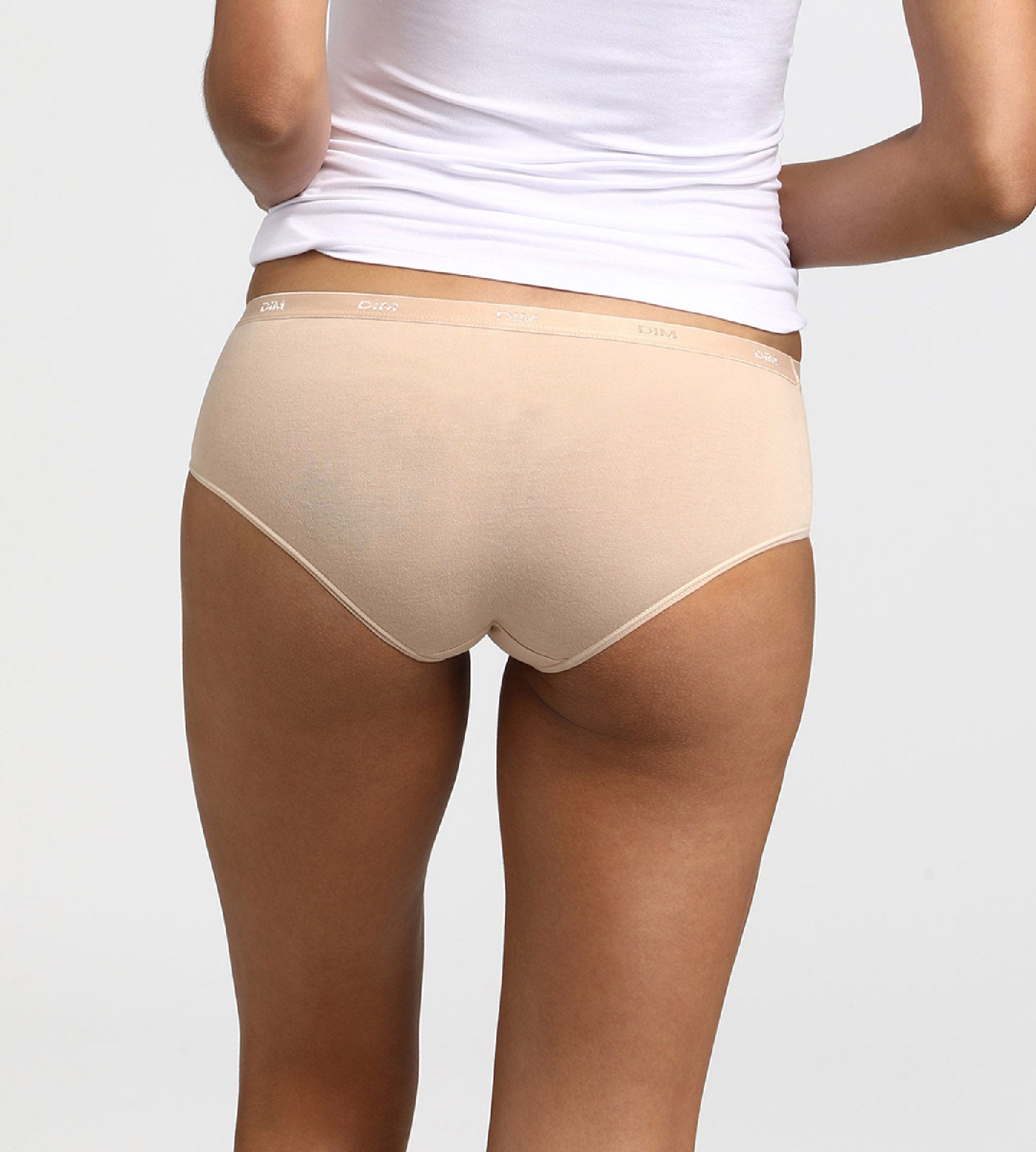 DIM Pack of 3 pairs of Les Pockets Coton boyshorts in white/nude/black