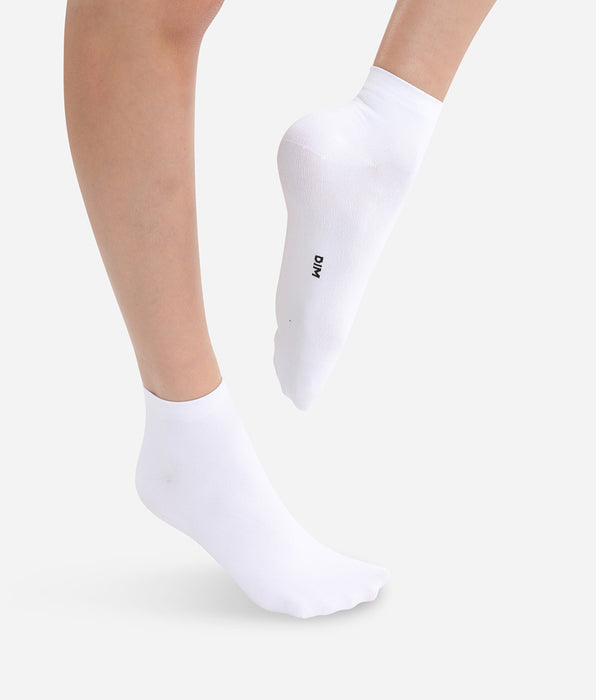 DIM Pack of 2 pairs of women’s second skin ankle socks in white